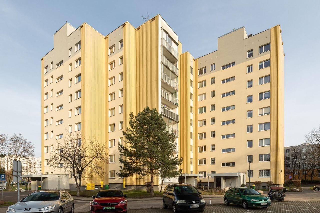 Room, Pirenejska 20 Cozy Rooms Warszawa Eksteriør bilde